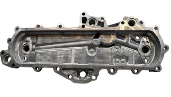 Piezas de camiones japoneses Cubierta del enfriador de aceite 21302-97513 para NISSAN/UD PF6 PF6T TRUCK Nissan Truck Parts
