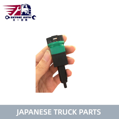 Las partes de camiones japoneses 4P interruptor de luz de parada 84340-E0020 84550-1280 84380-2180 para E13C E13CT P11C HINO 700 PROFIA PARTES DE CAMIONES