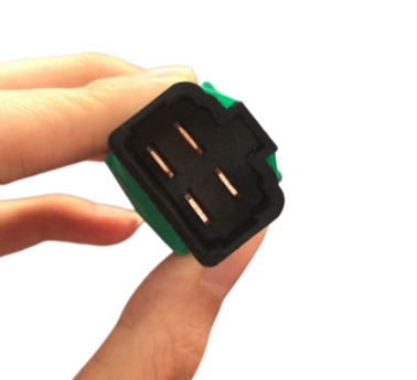 Las partes de camiones japoneses 4P interruptor de luz de parada 84340-E0020 84550-1280 84380-2180 para E13C E13CT P11C HINO 700 PROFIA PARTES DE CAMIONES